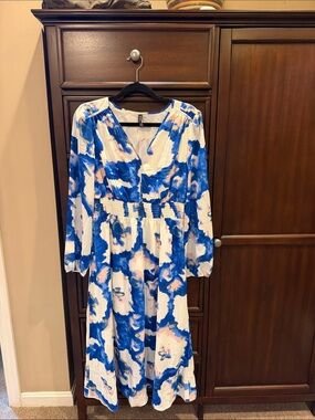 PrettyLittleThing White, Blue & Pink Floral Maxi Dress